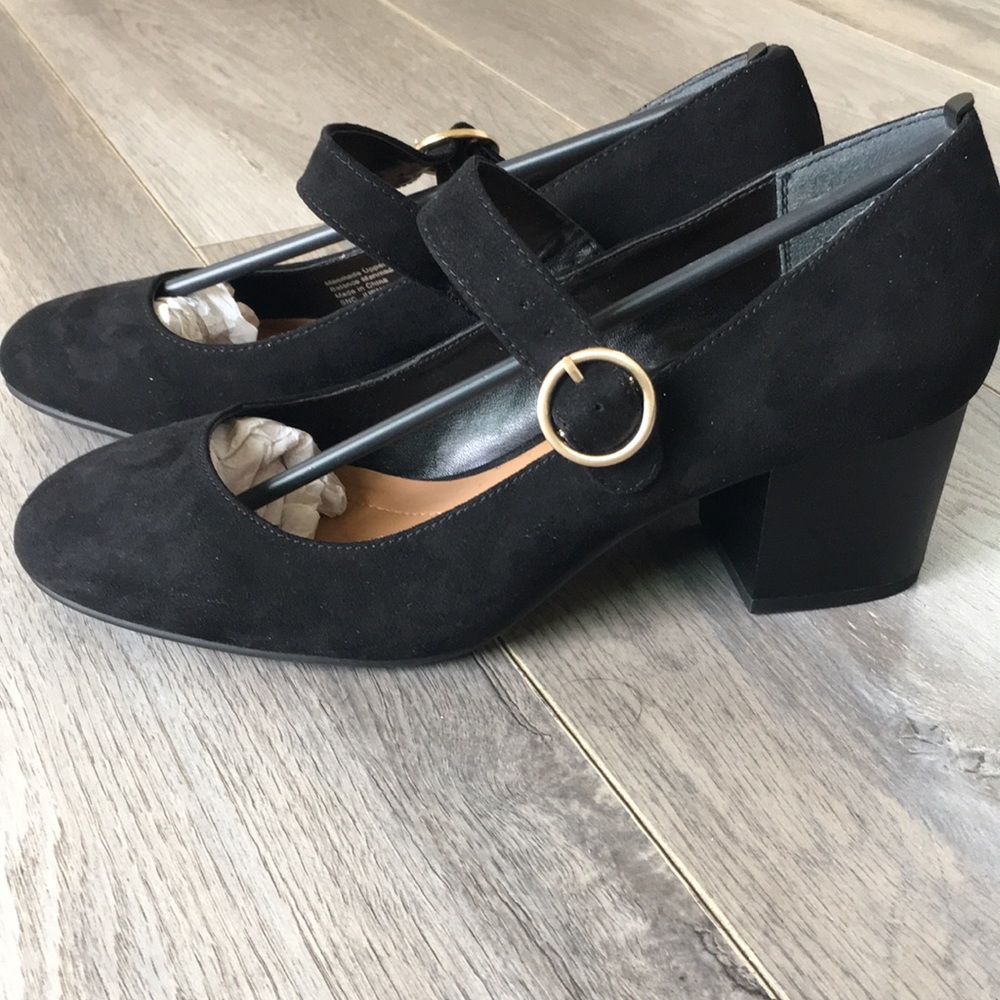 Black shoes